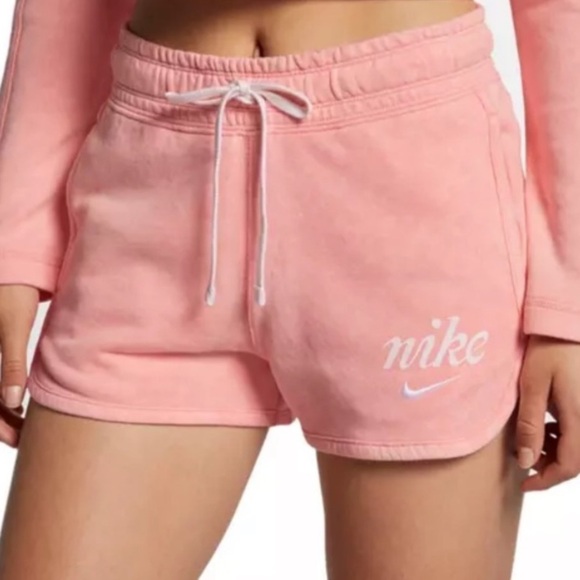 Nike Women's Pink Super Breathable Shorts M Pink - Picture 1 of 13